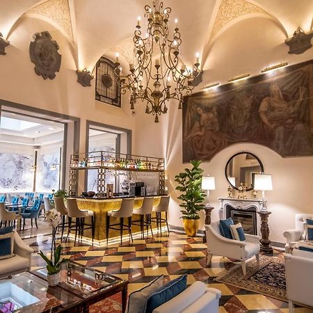 Golden Tower Hotel&Spa Florence Buitenkant foto The lobby of the hotel