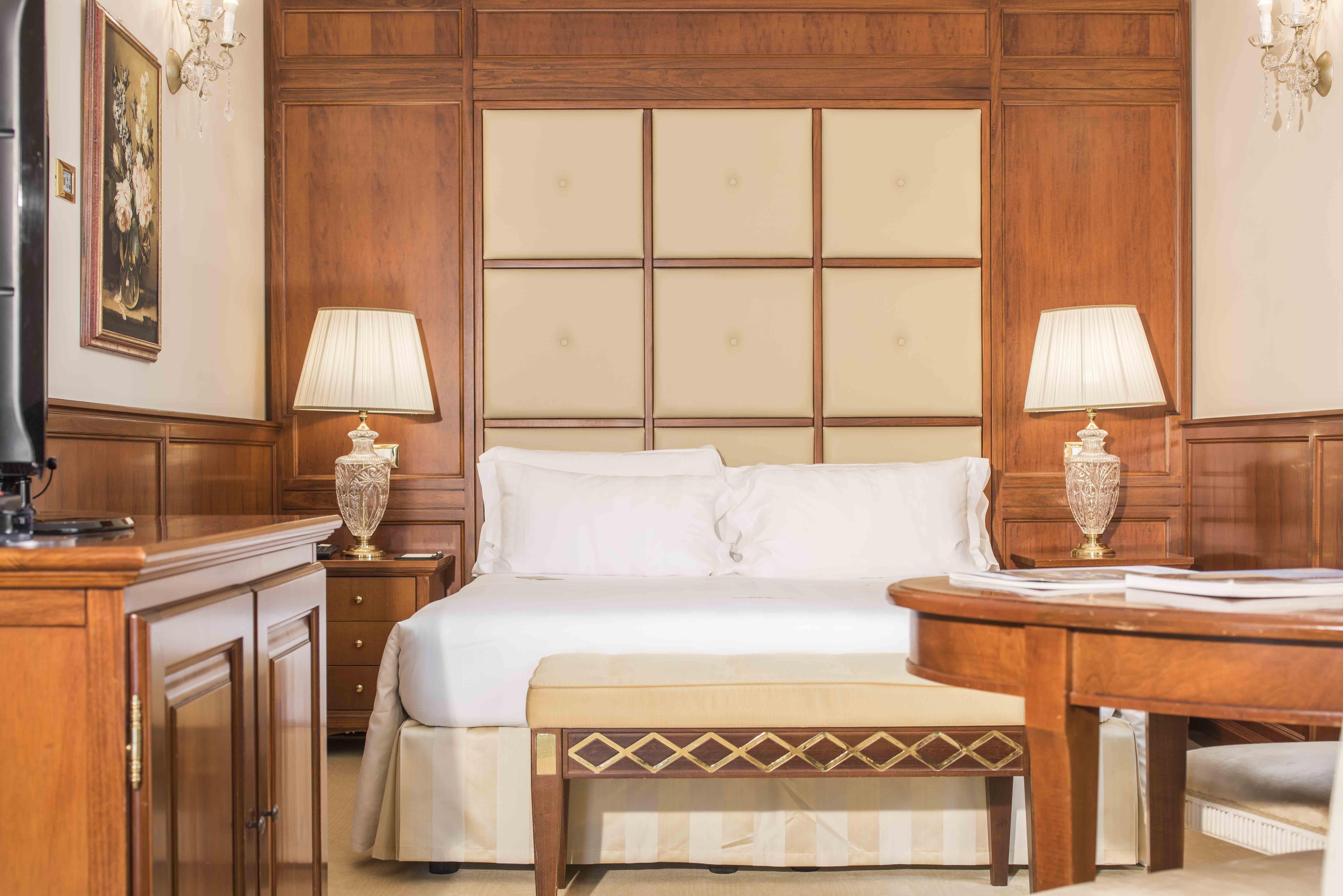 Golden Tower Hotel&Spa Florence Buitenkant foto A bedroom at the hotel