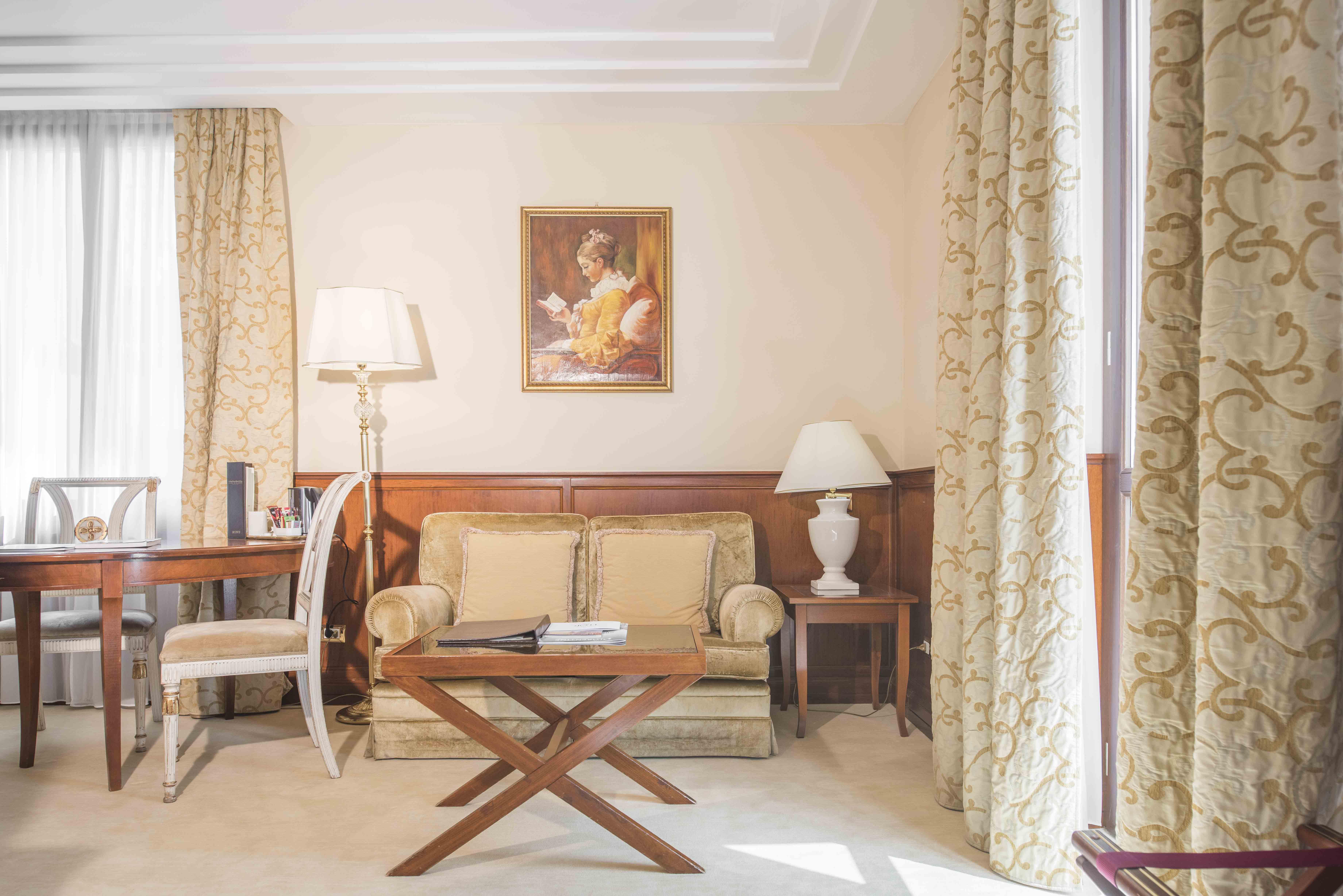Golden Tower Hotel&Spa Florence Buitenkant foto A suite at the Hotel de France