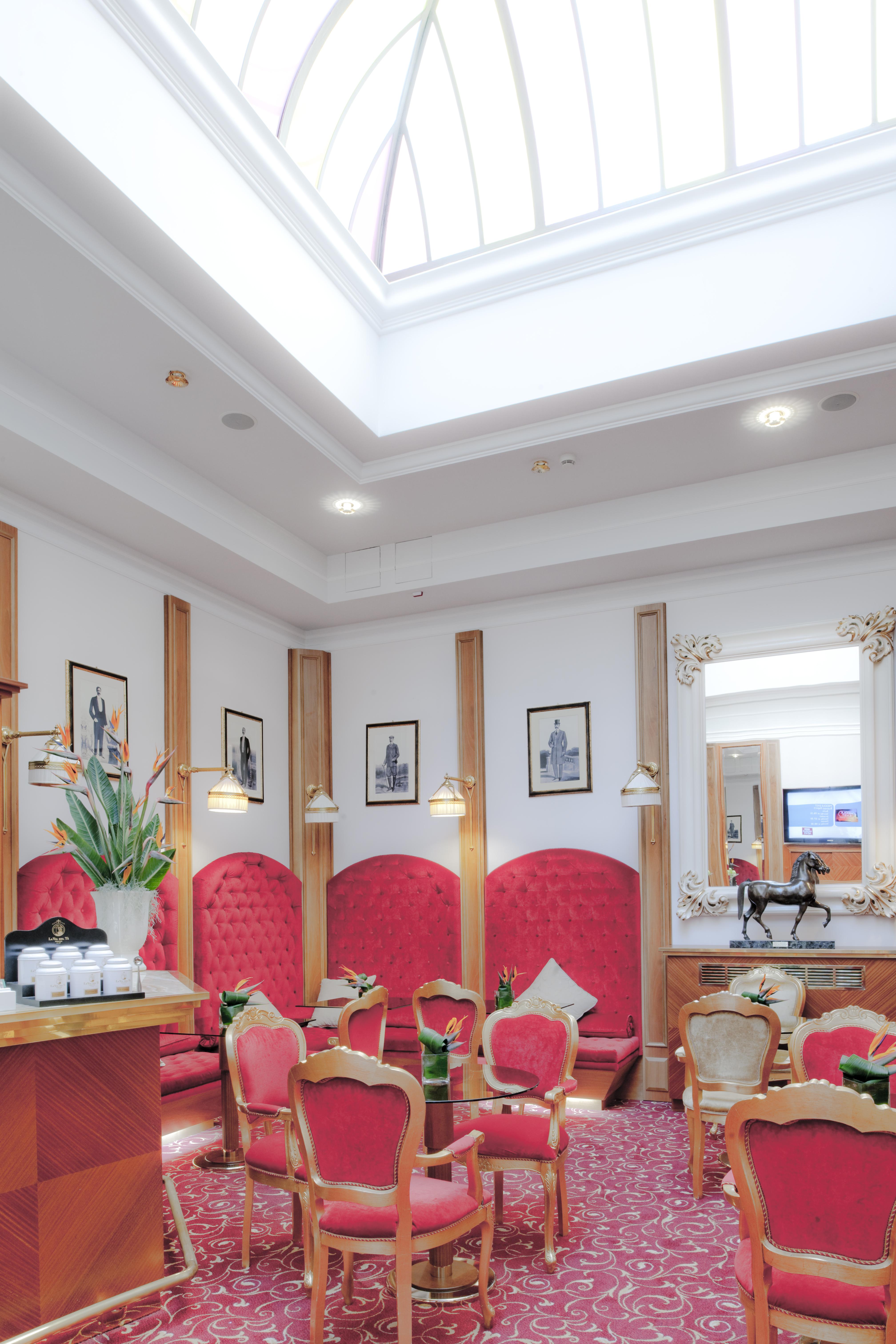 Golden Tower Hotel&Spa Florence Buitenkant foto The interior of the hotel