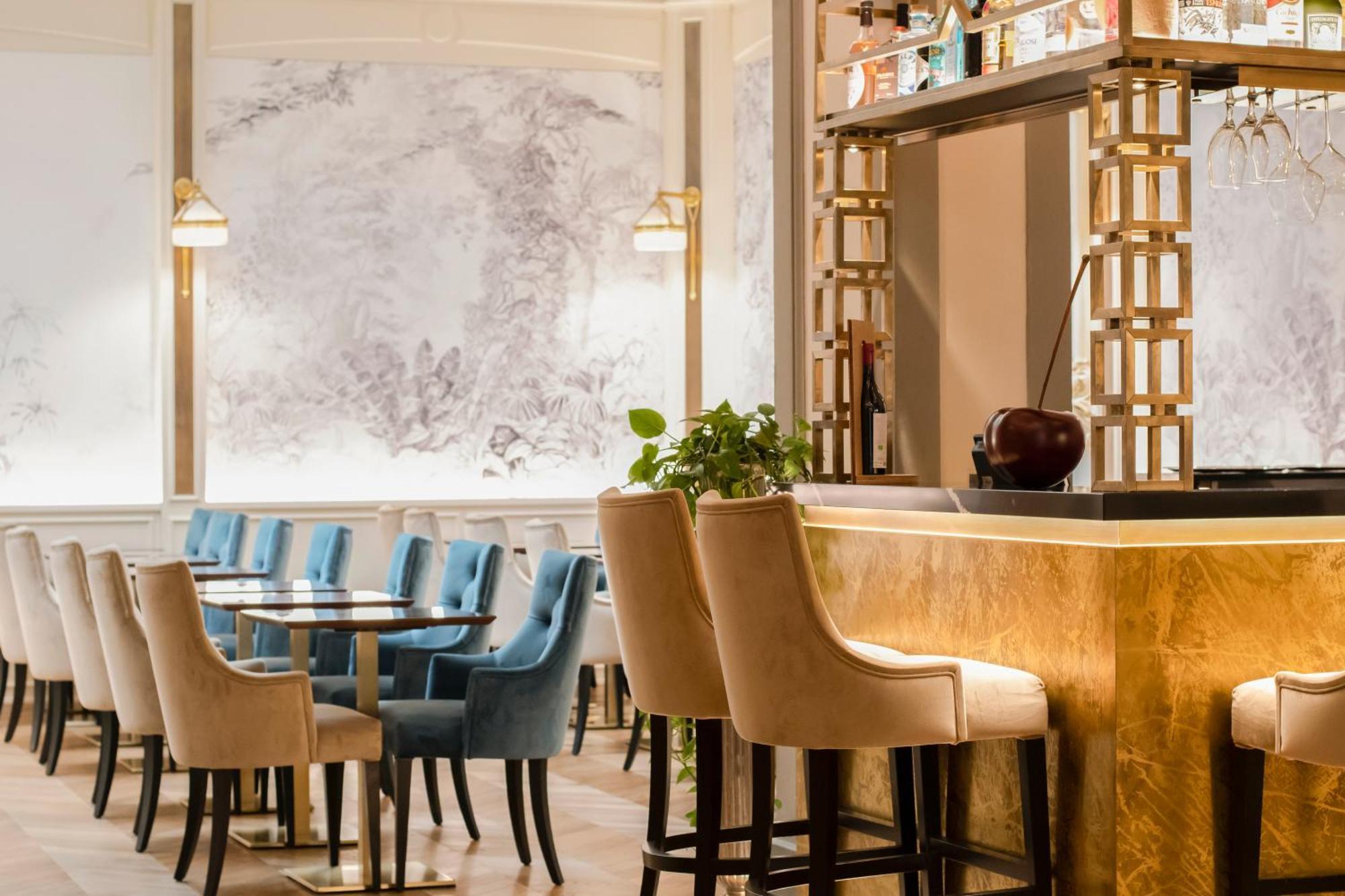 Golden Tower Hotel&Spa Florence Buitenkant foto The Bar at The Ivy Temple Row