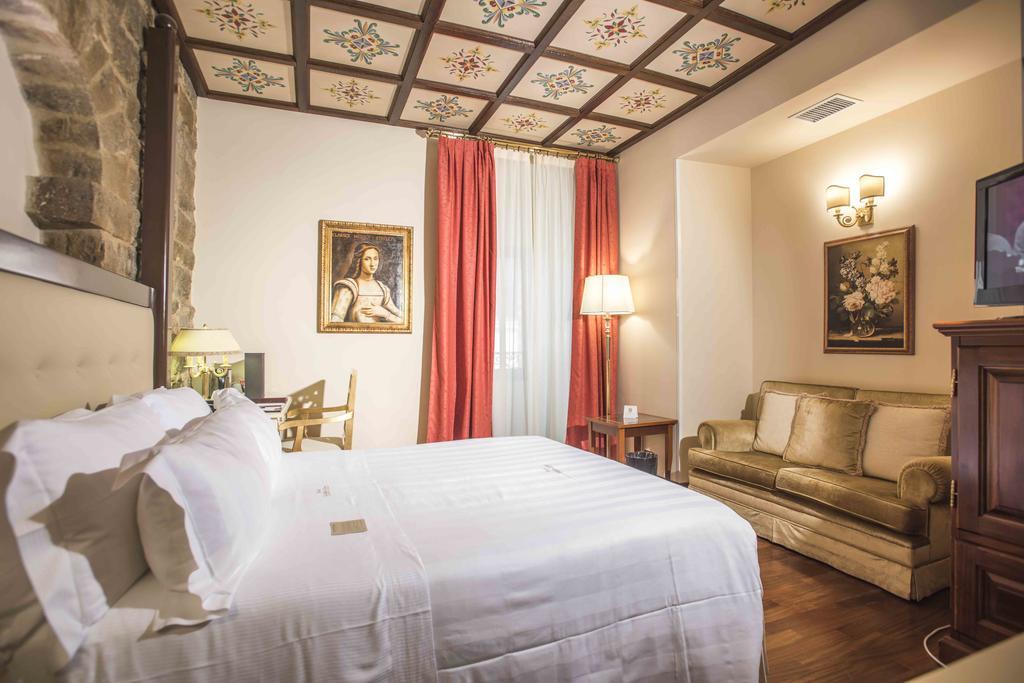 Golden Tower Hotel&Spa Florence Buitenkant foto A room at the hotel