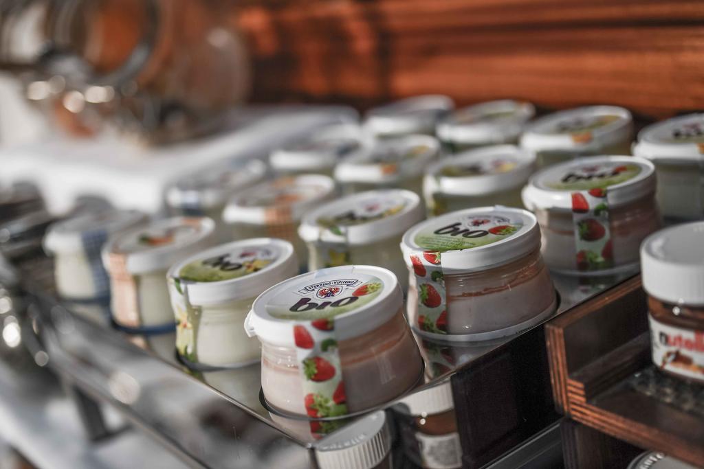 Golden Tower Hotel&Spa Florence Buitenkant foto A selection of Italian ice cream